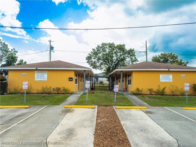 Building Photo - 733 Booker Ave