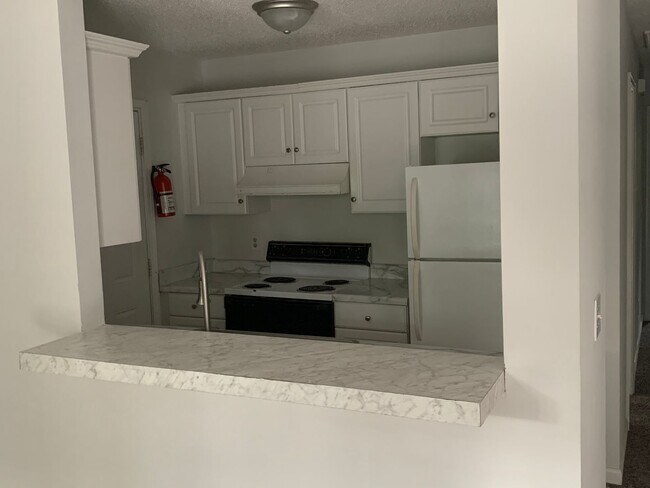 Building Photo - Updated 3 Bed, 2 Bath Home | Available July 30