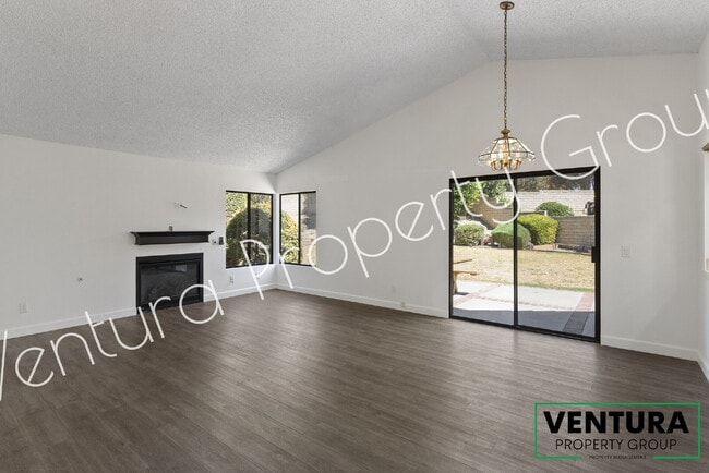 Building Photo - Clean 3-Bedroom, 2 Baths with large yard in Moorpark – Comfort & Convenience Await!