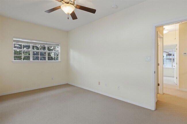 Building Photo - 1604 Walnut Ave