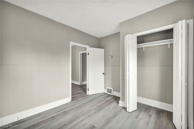 Building Photo - 2023 Robin St