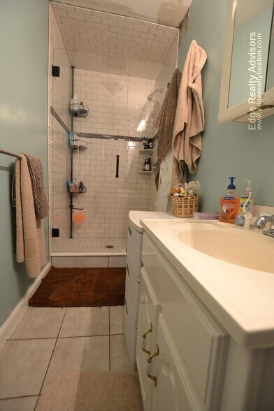 Building Photo - 151 Nonantum St