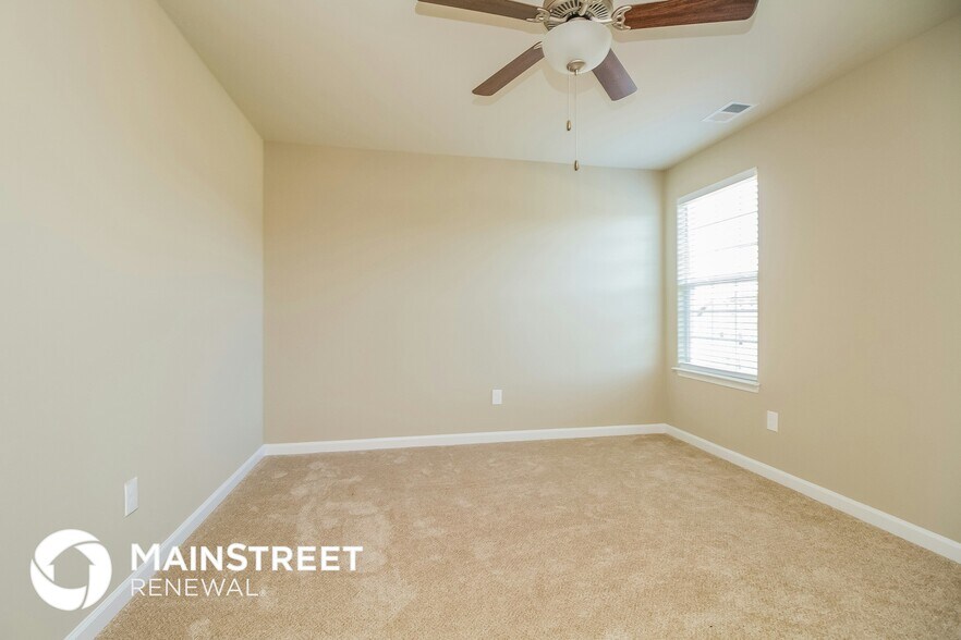 Building Photo - 726 Hollandale Rd