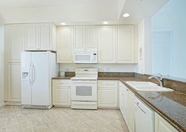 Building Photo - 9 Harbour Isle Dr E