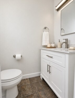 Interior Photo - 11676 Chenault Street