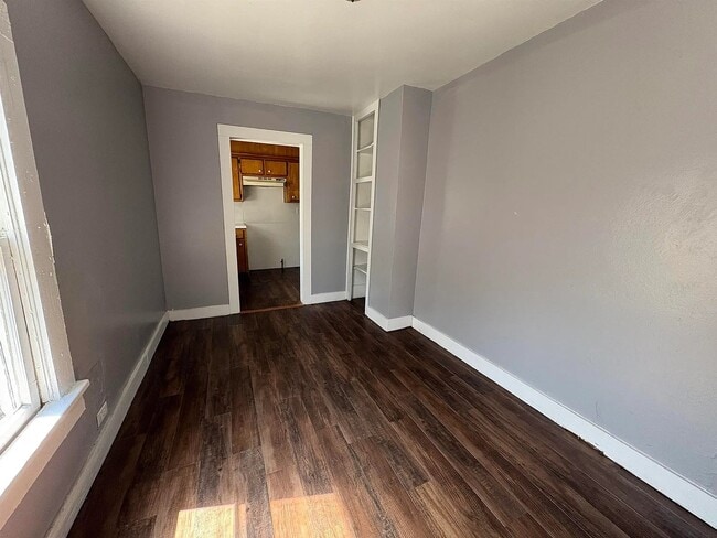 Building Photo - 314 W Mulberry Ave