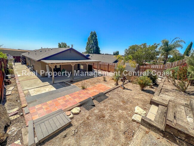 Building Photo - LEASE PENDING - Spacious Home in Nipomo - ...