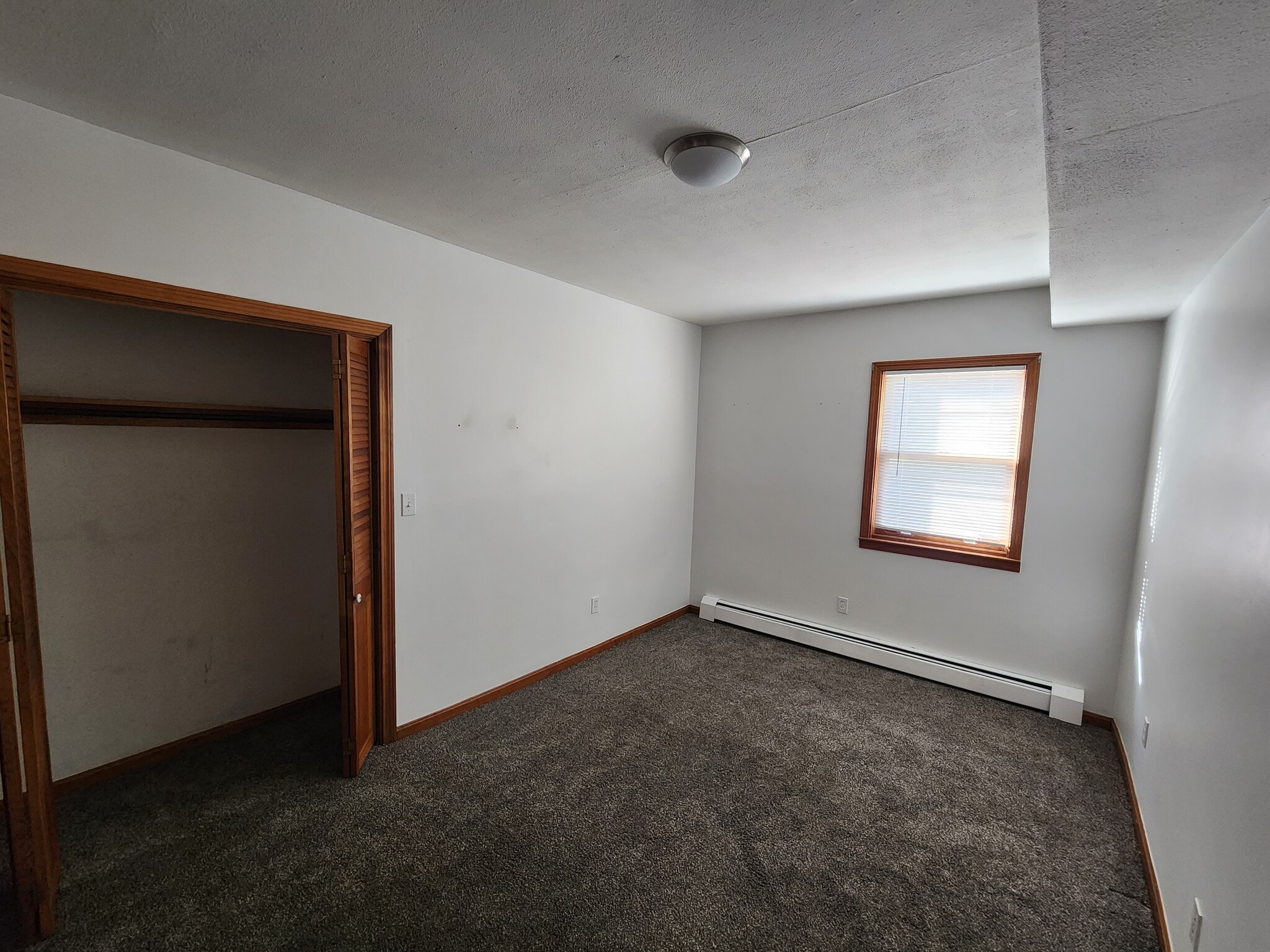 Building Photo - 31 Elm St