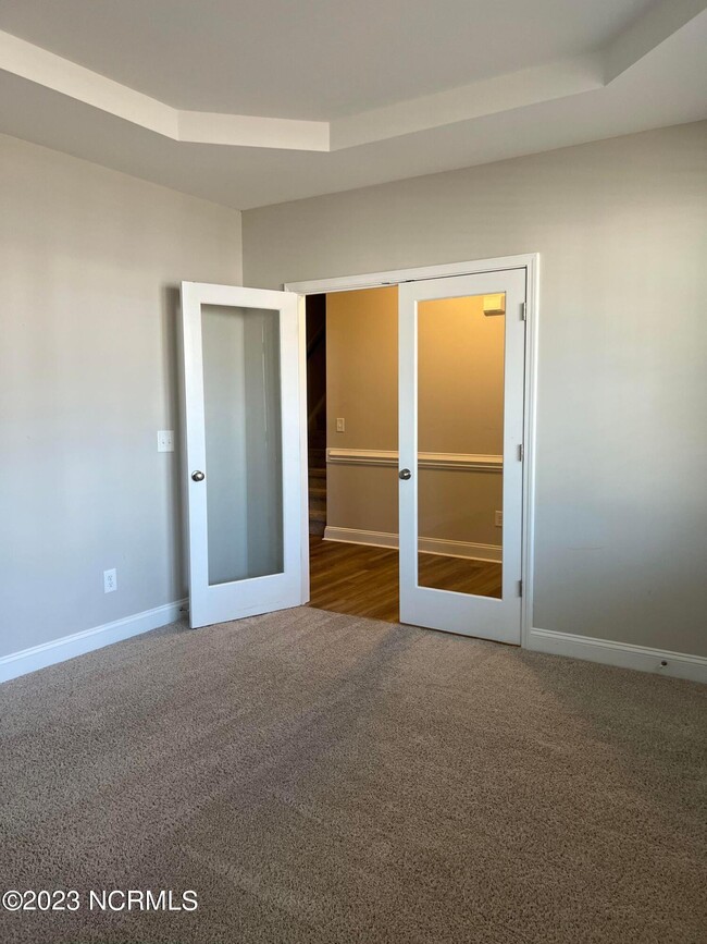 Building Photo - 412 Palisades Dr