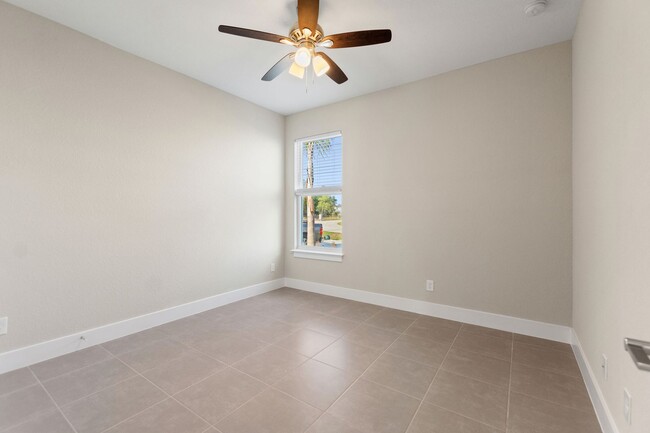 Building Photo - 361 Begonia Ct