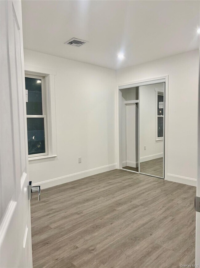 Building Photo - 15 Potomac St