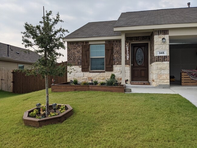 Building Photo - 345 Navidad Trail