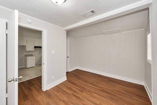 Building Photo - Stylish 4BR/2BA Home in Tuscaloosa – Moder...