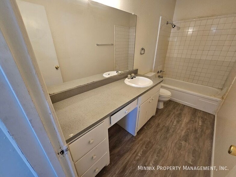 Building Photo - 1600 Yonkers-9