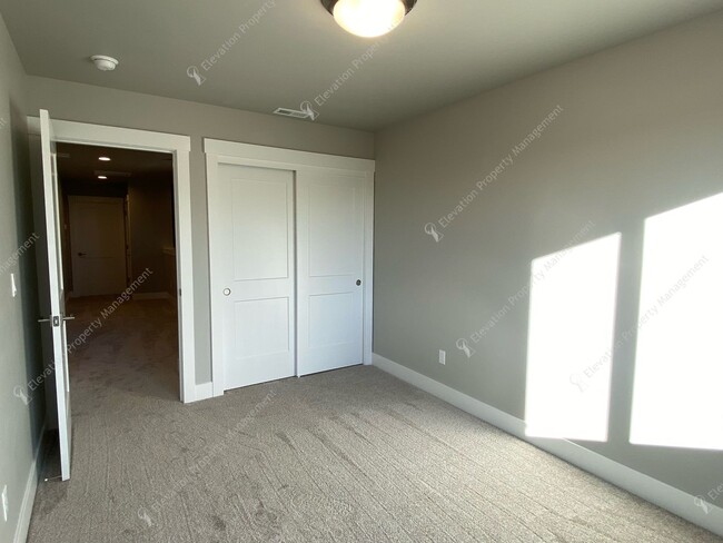 Building Photo - **BRAND NEW CONSTRUCTION** End unit 3BR - ...