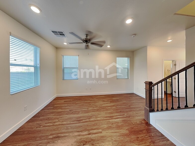 Building Photo - 1478 Garden Swing Ave