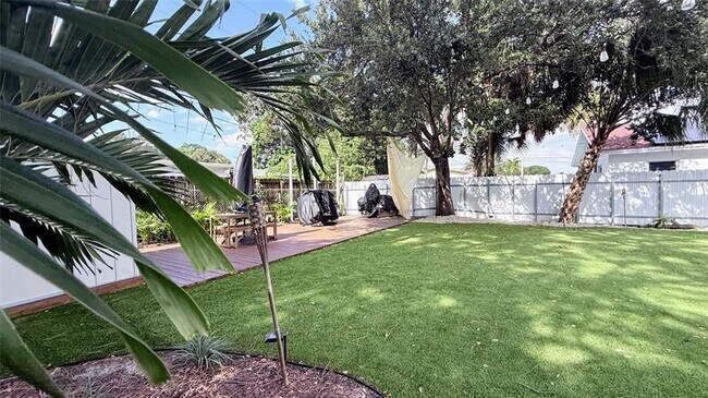 Building Photo - 433 NW 15th Way