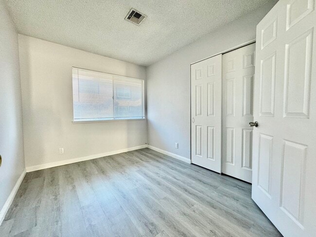 Building Photo - 6151 Meadow Vista Ln