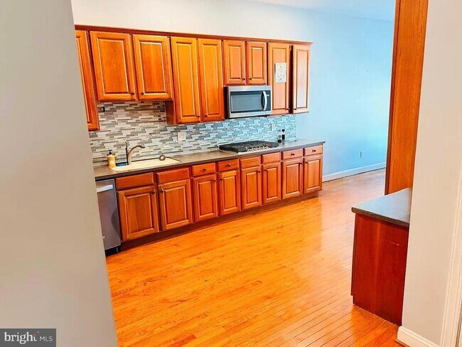 Building Photo - 122 Whiteland Hills Cir