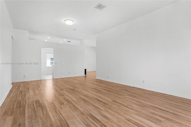 Building Photo - 4202 Sabal Ridge Cir