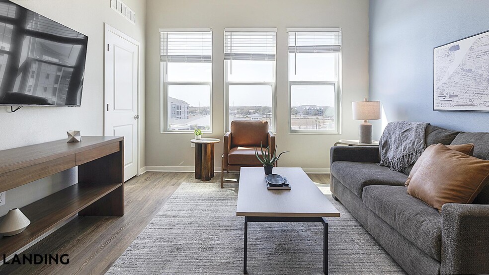 Building Photo - 1000 Western Breeze Circle