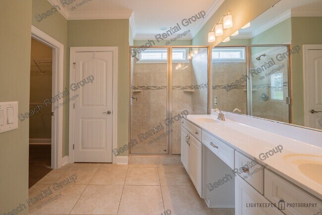 Building Photo - 121 Champions Village Dr