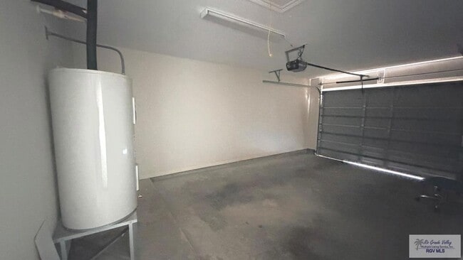 Building Photo - 6625 Garden Woods Ave