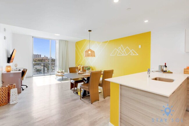 Building Photo - 777 N Ocean Dr