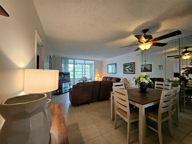 Building Photo - 4899 NW 26th Ct