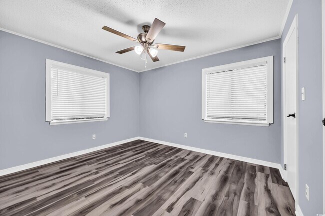 Building Photo - 950 Forestbrook Rd