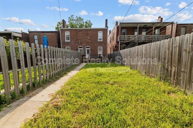 Building Photo - 3466 S Spring Ave