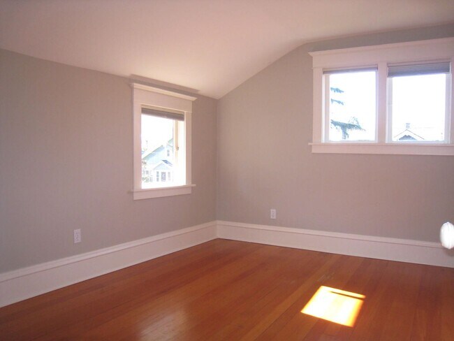 Building Photo - 3Bd/2Ba Seattle Home