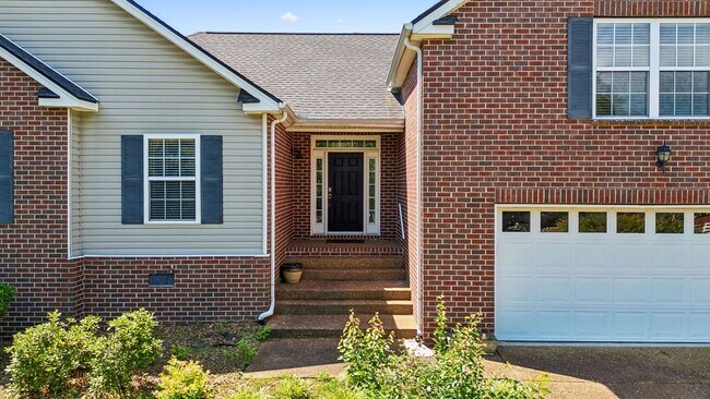 Building Photo - 2601 Danbury Cir