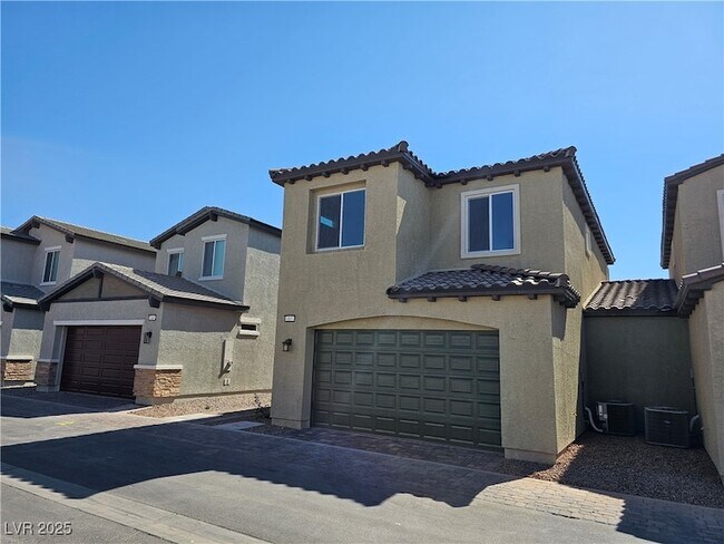 Building Photo - 187 Vanhoy Ave