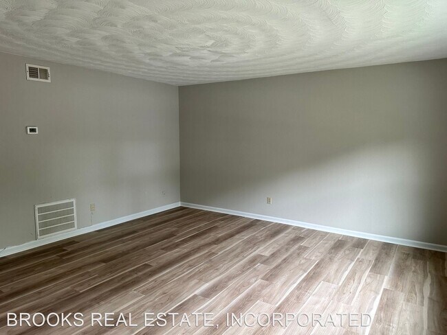 Building Photo - 3 br, 2.5 bath House - 335 Susan Constant ...