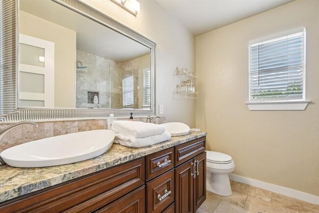 Building Photo - 18205 Great Falls Dr