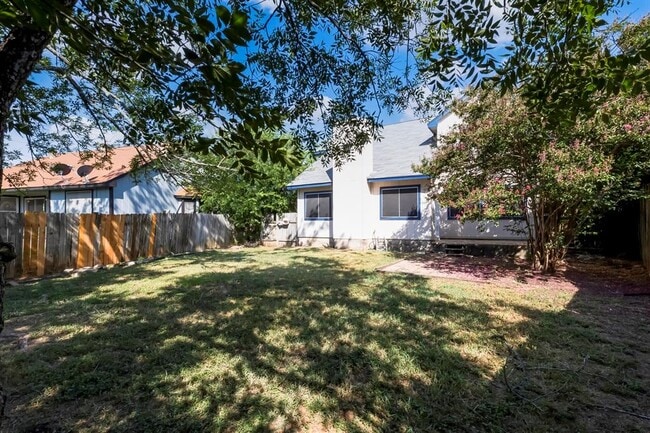 Building Photo - 6415 Jennings Dr