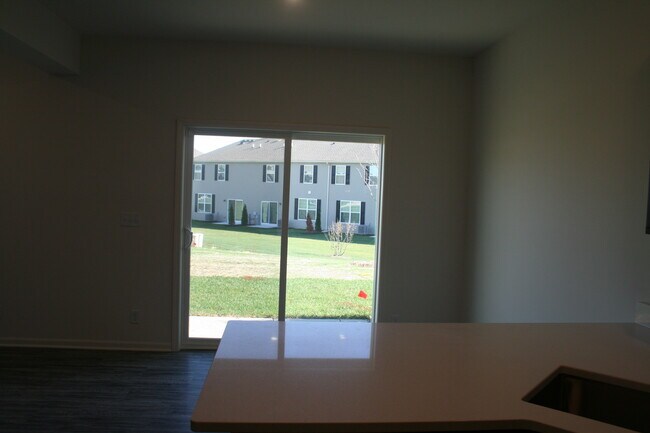 Building Photo - 1129 Hawk Hollow Dr