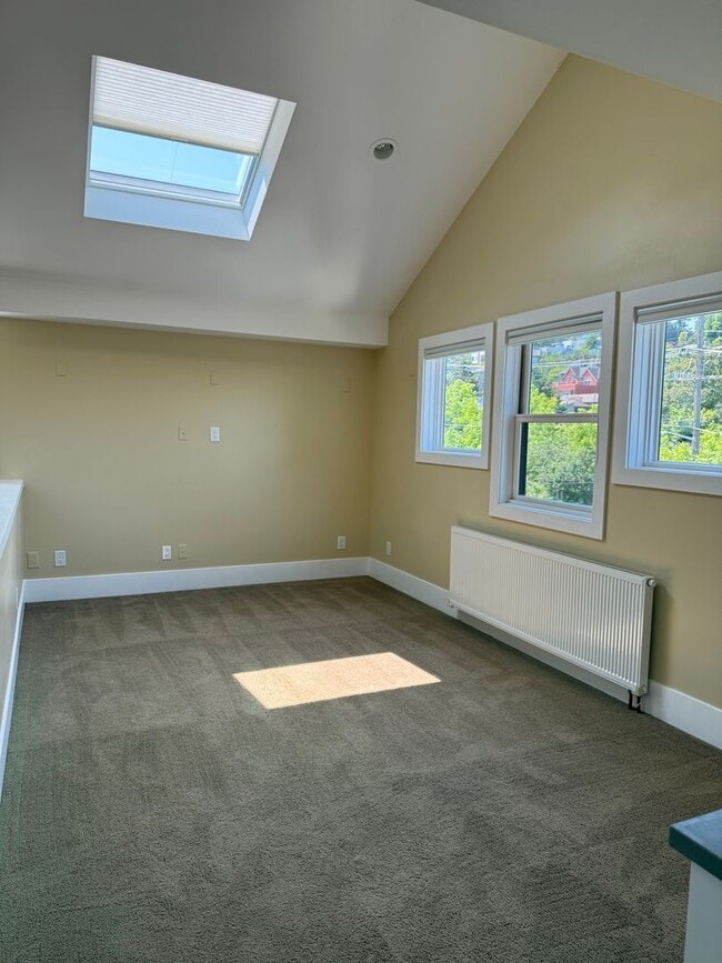 Building Photo - Fabulous Queen Anne Home with LOTS of EXTRAS!