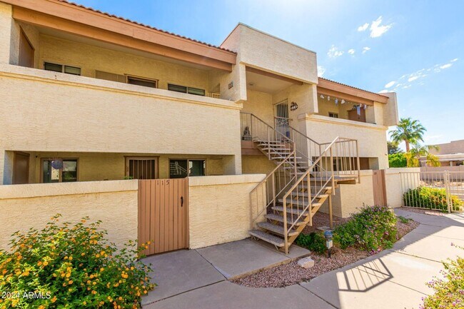 Building Photo - $500 OFF!!!!  at MOVE-IN -GREAT LOCATION -...