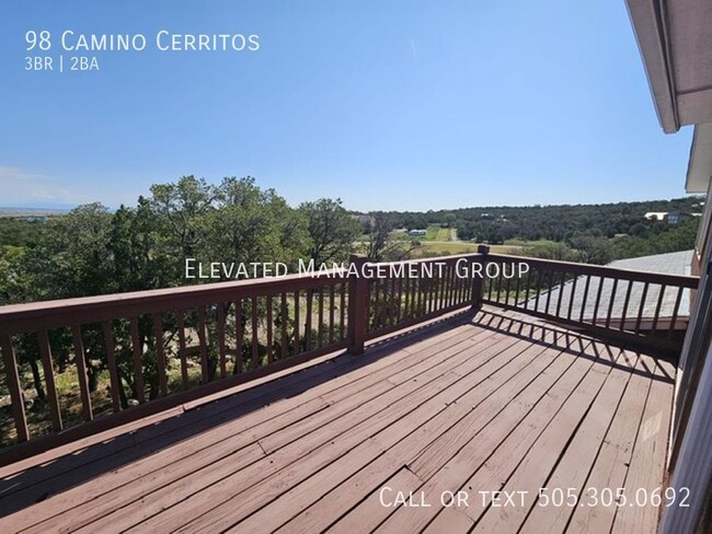 Building Photo - Enchanting Edgewood 3 Bedroom. Views! Lots...