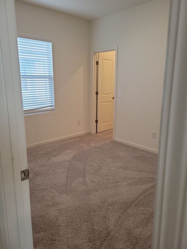 Building Photo - 3 Bedroom in Pender Woods, Cane Bay