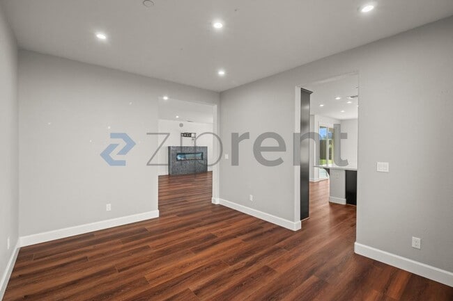 Building Photo - 1465 Blossom Way