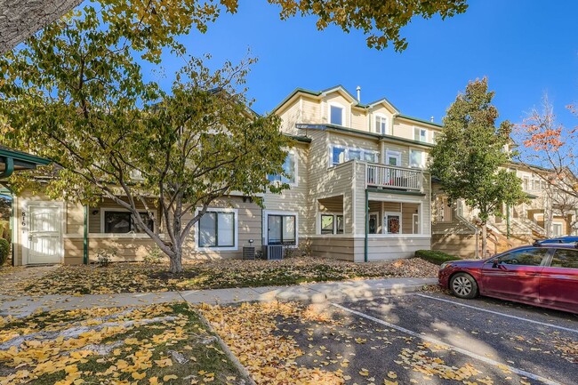 Primary Photo - Penthouse End Unit Condo with Garage in Ga...