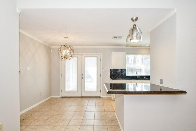 Building Photo - 3402 Hidden Creek Dr