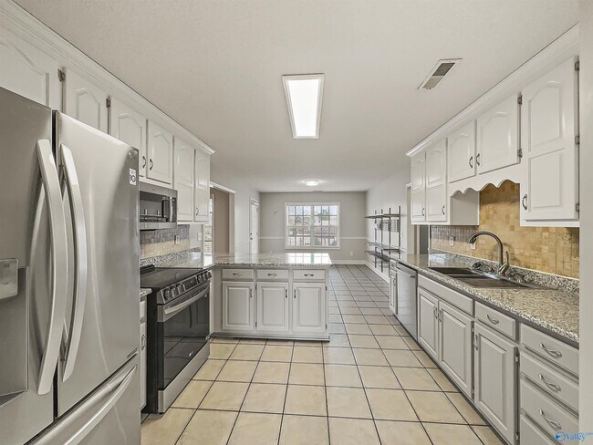Building Photo - 93 Manor House Dr