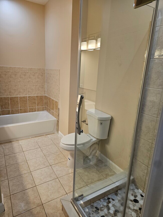 Primary En Suite Bathroom - 1919 Saint Paul St