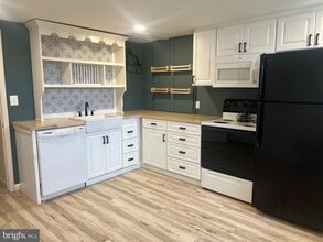 Building Photo - 6122 ROLLING VIEW Dr