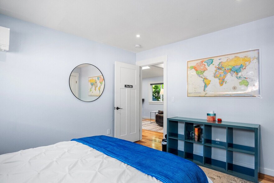 Building Photo - 5257 37th Ave SW