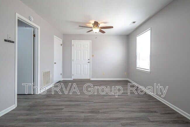 Building Photo - 3805 Woodlawn St